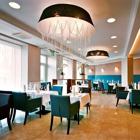 Radisson Old Town 4*