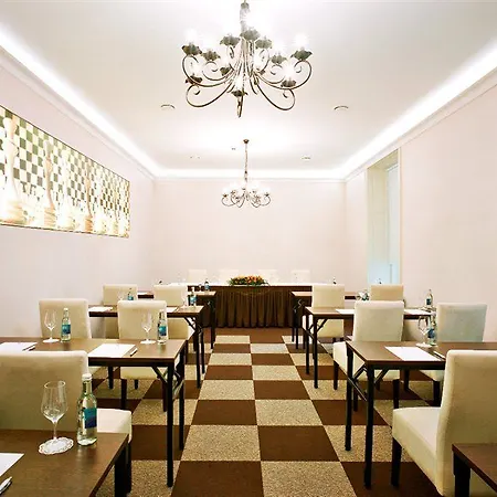 Radisson Old Town 4*