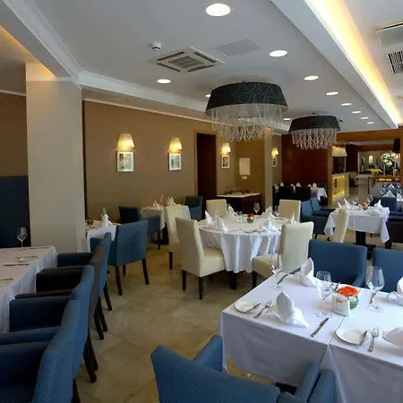 Hotel Radisson Old Town 4*