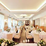 Radisson Old Town 4*