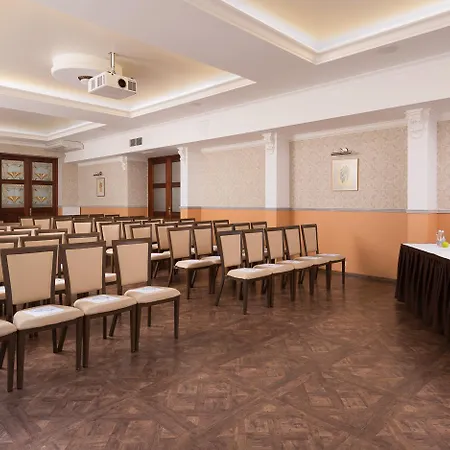 Radisson Old Town Отель