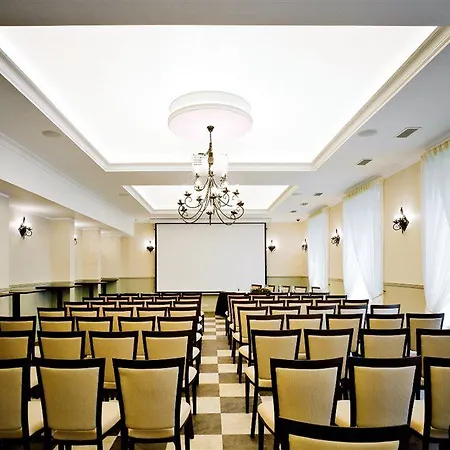 Radisson Old Town Отель